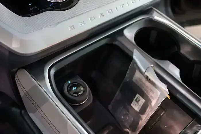 2025 Ford Expedition Active Touring 