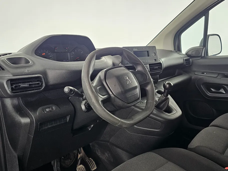 بيجو بارتنر Short van 2022 