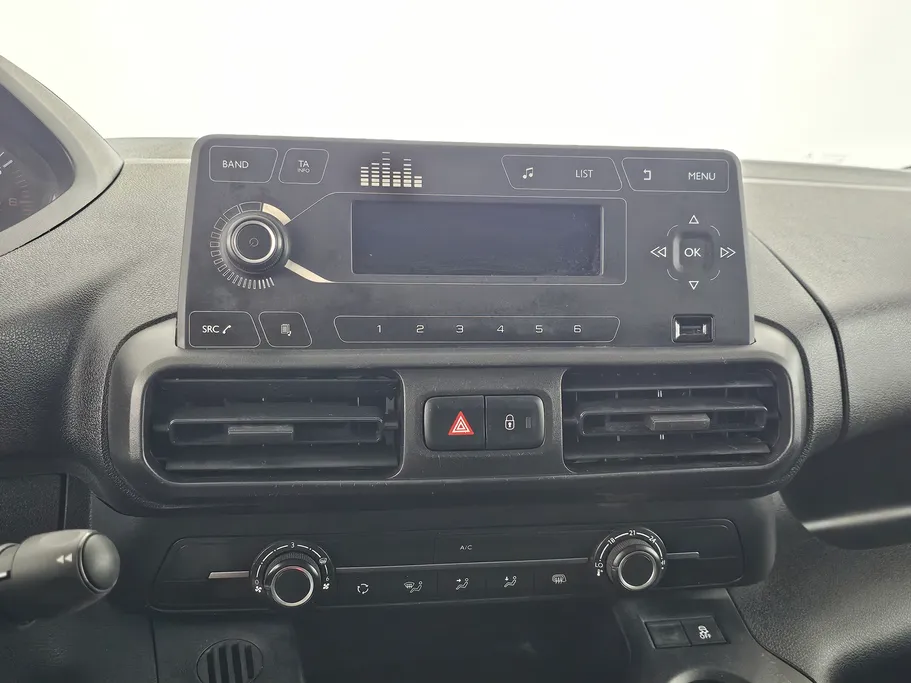 بيجو بارتنر Short van 2022 