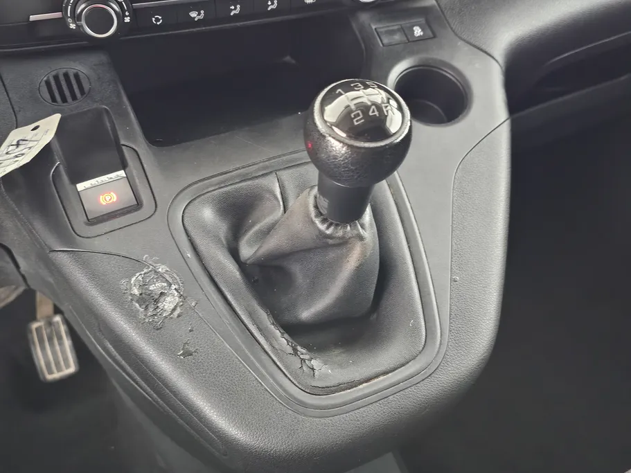 بيجو بارتنر Short van 2022 