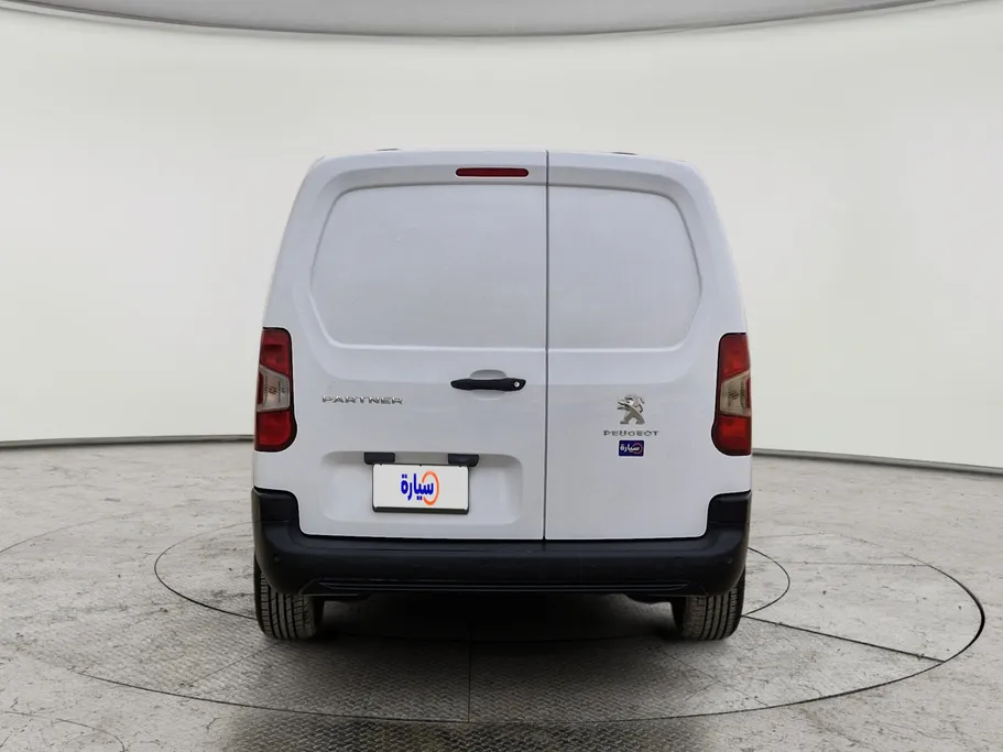 2023 Peugeot Partner Short van 