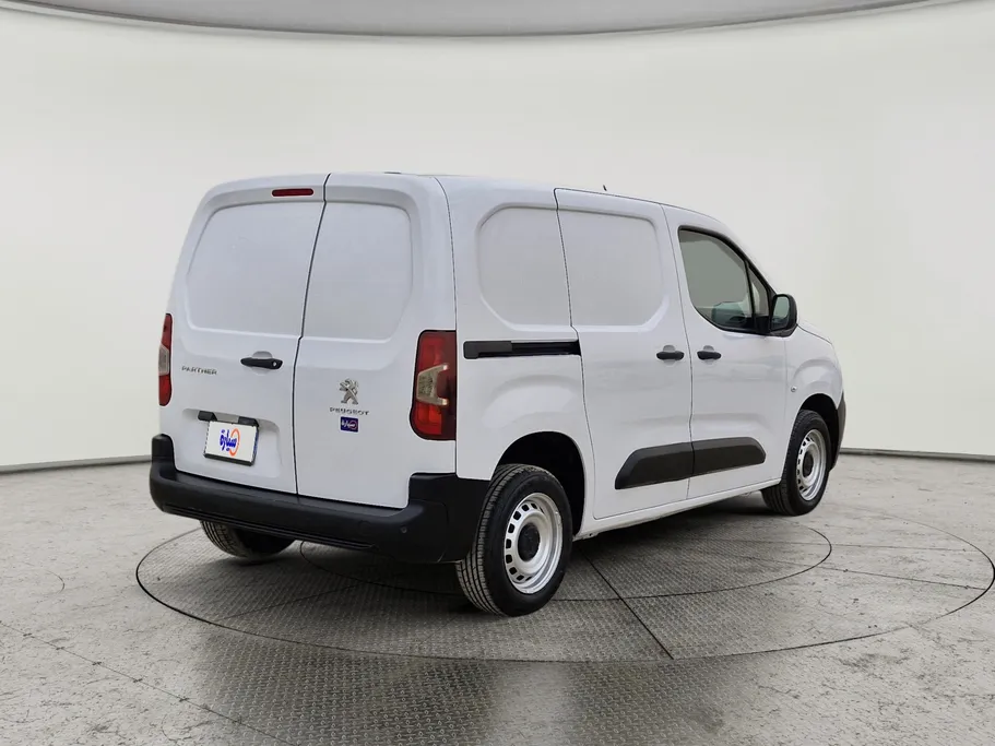 2023 Peugeot Partner Short van 