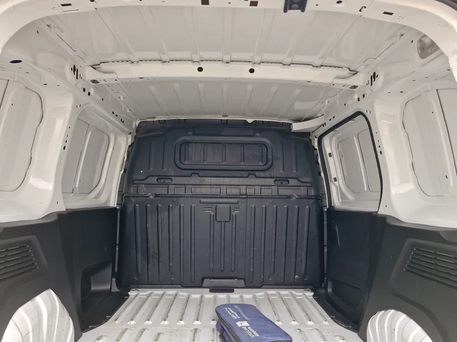 2023 Peugeot Partner Short van 