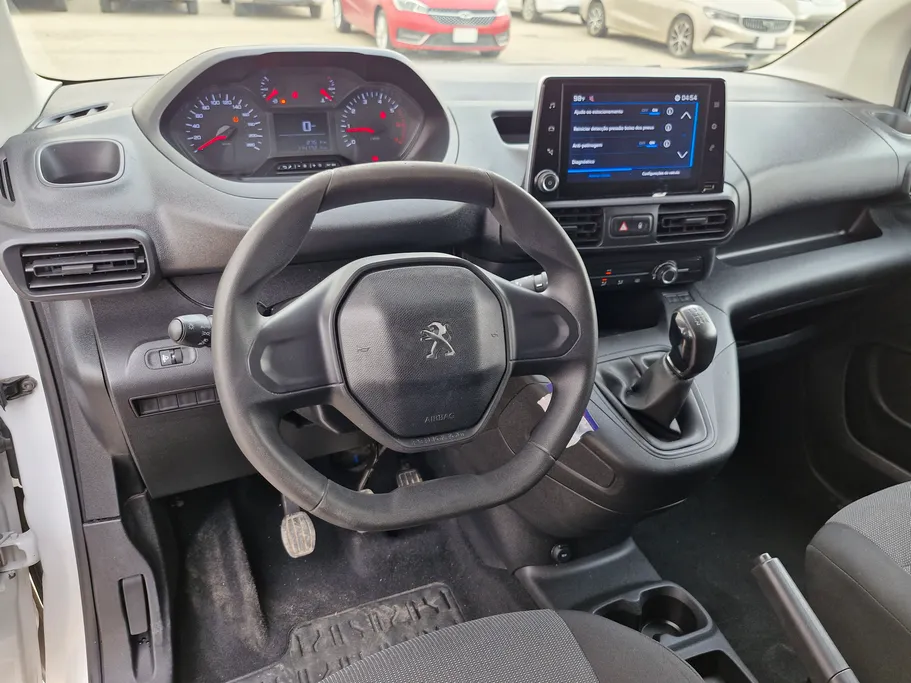 2023 Peugeot Partner Short van 
