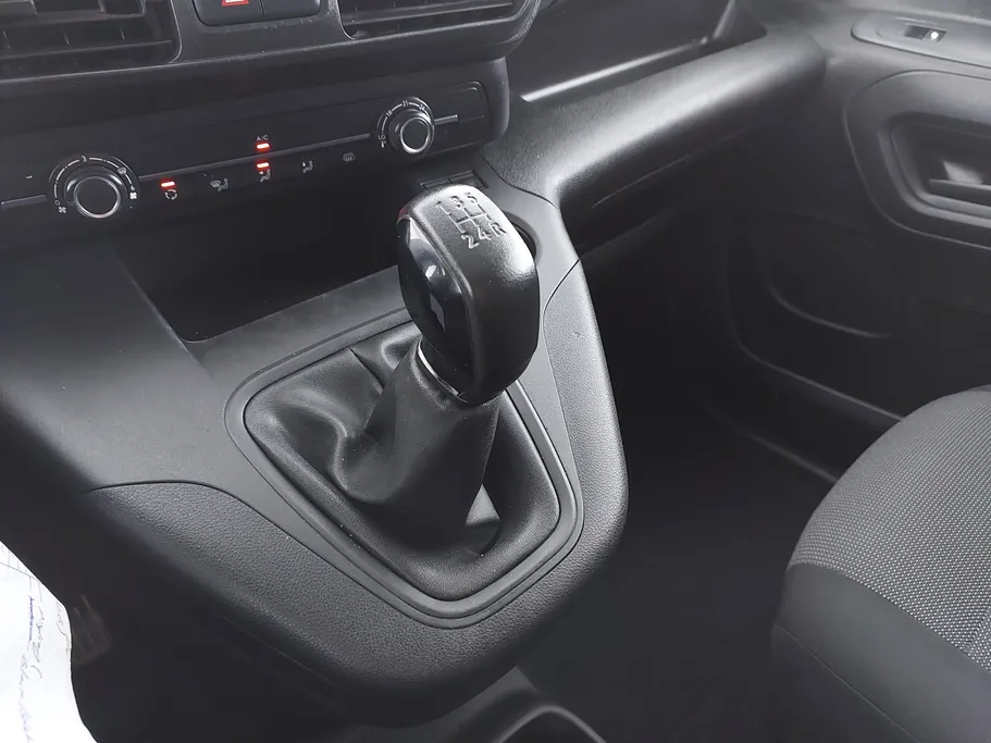 بيجو بارتنر Short van 2023 