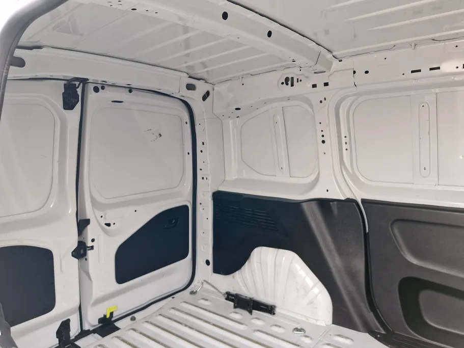 2023 Peugeot Partner Short van 