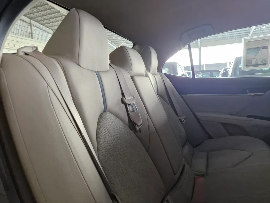 تويوتا كامري LE HEV 2023 