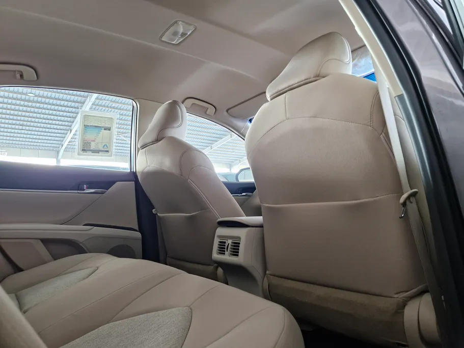 تويوتا كامري LE HEV 2023 