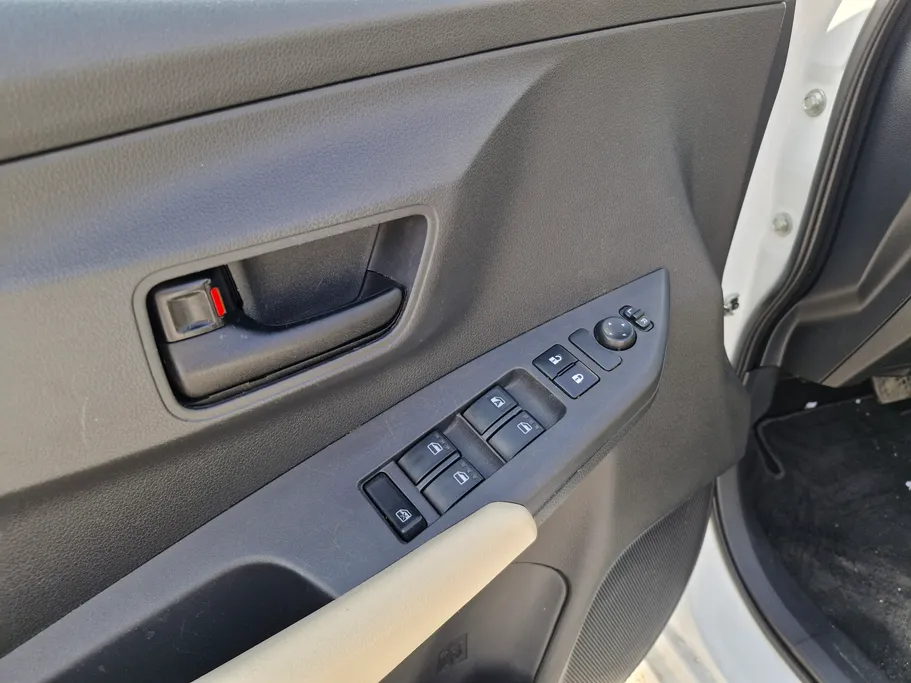 2023 Toyota Yaris  Y 