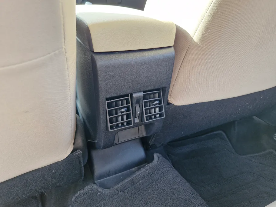 2023 Toyota Yaris  Y 