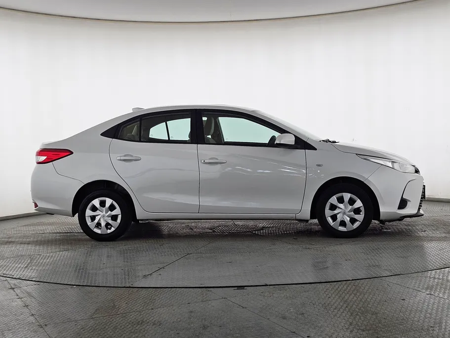 تويوتا يارس Y 2022 