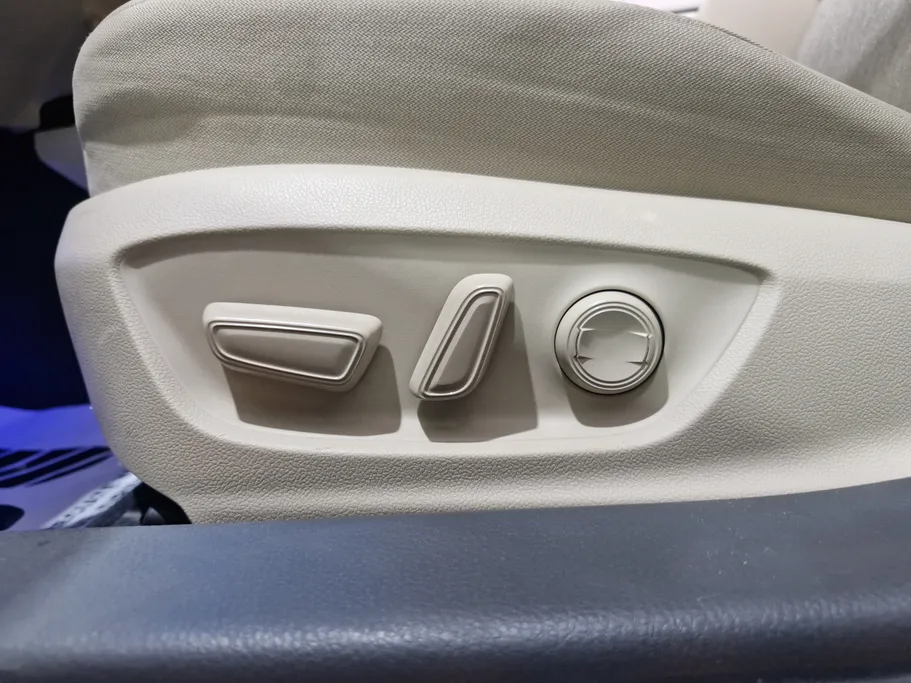 2024 Toyota Camry  GLE HEV  