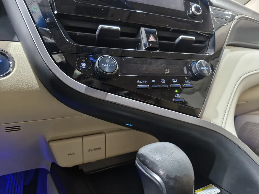 2024 Toyota Camry  GLE HEV  