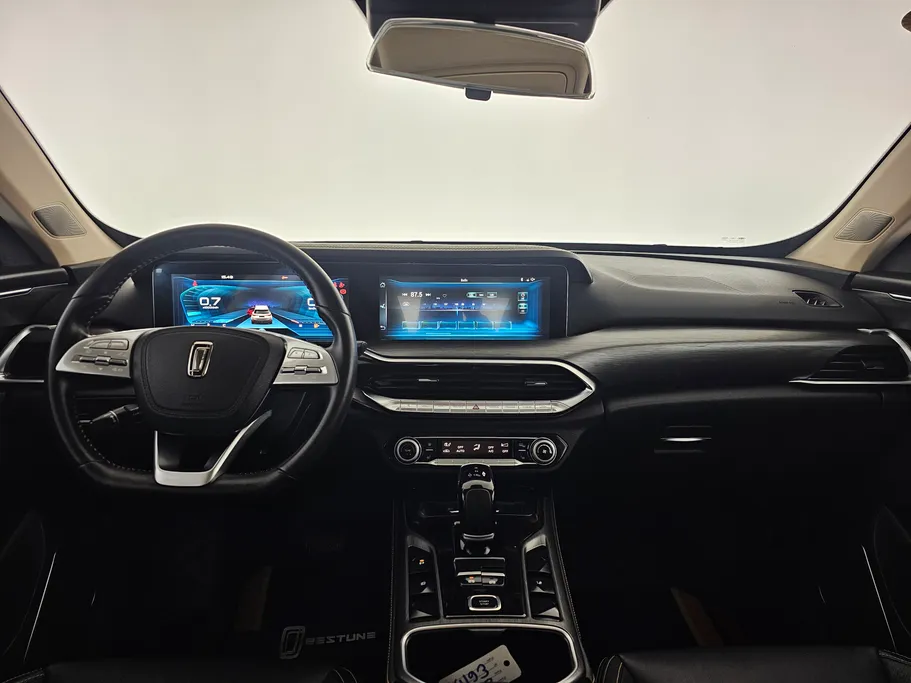 2023 FAW Bestune T77  