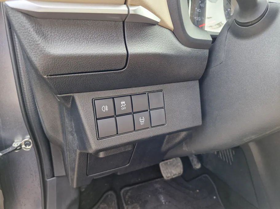 تويوتا يارس Y 2024 