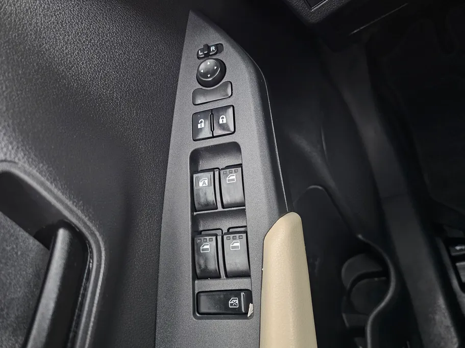 2023 Toyota Yaris  Y 