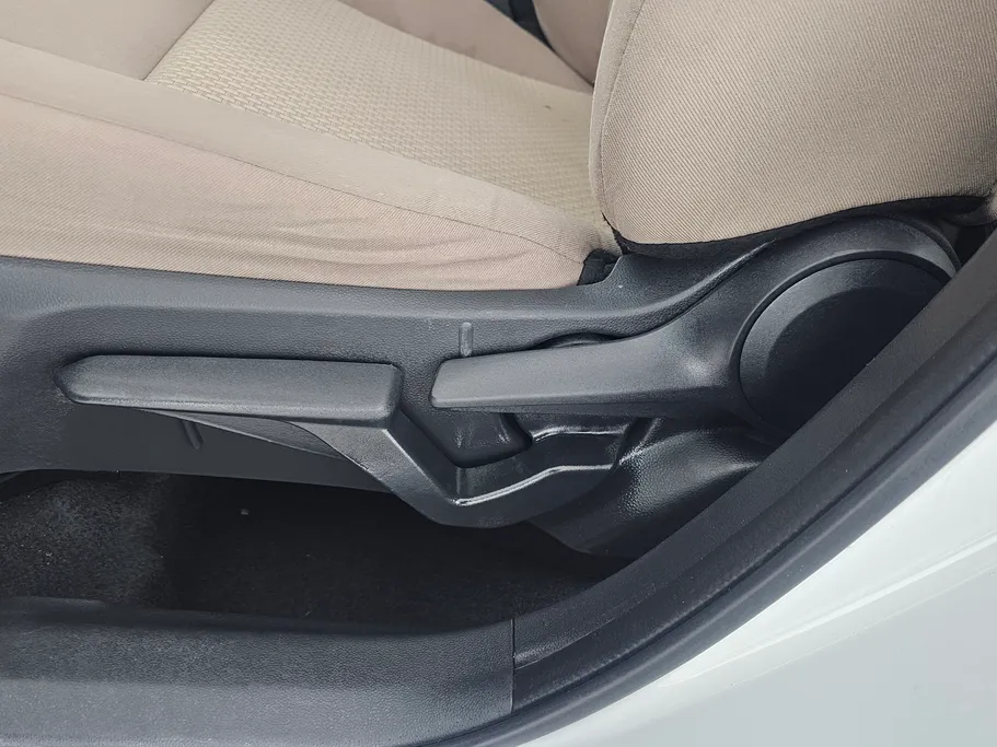 2023 Toyota Yaris  Y 