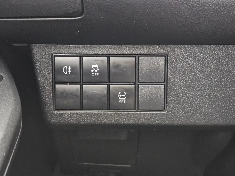 2023 Toyota Yaris  Y 