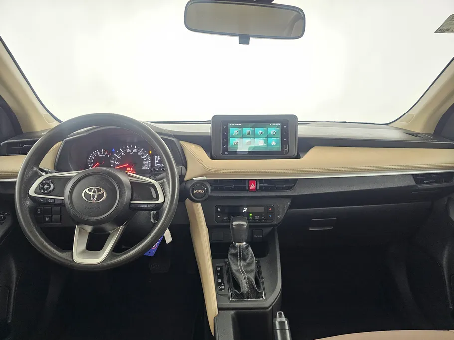 2023 Toyota Yaris  Y 