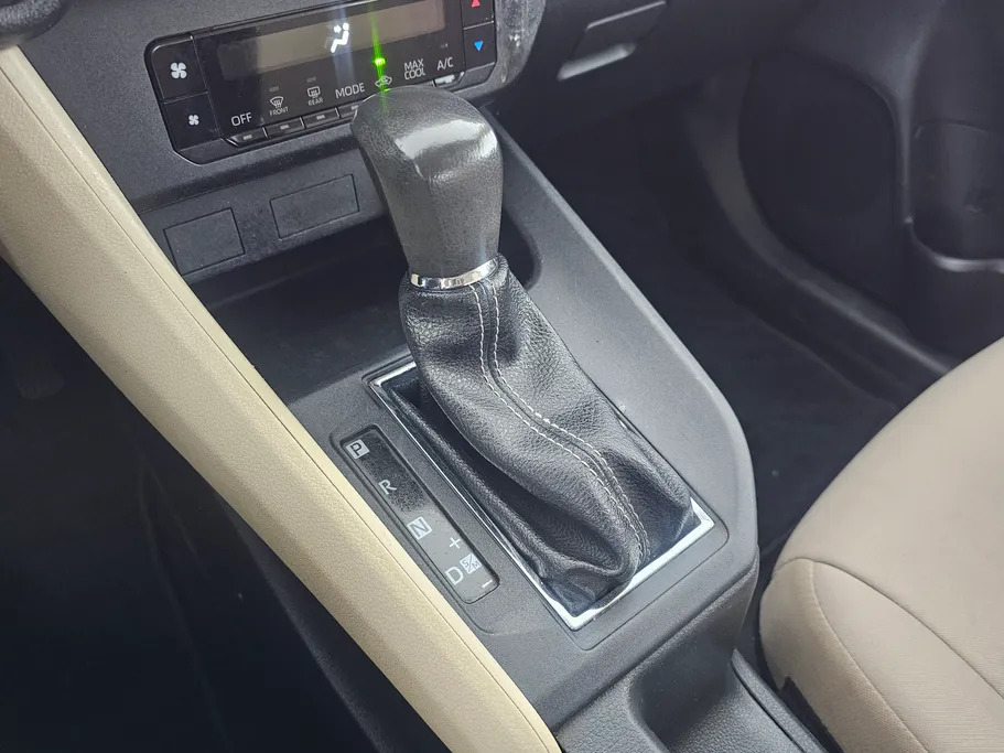 2023 Toyota Yaris  Y 