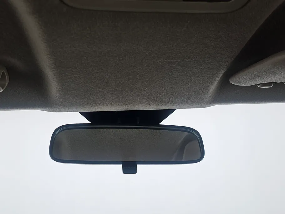 2023 Toyota Yaris  Y 