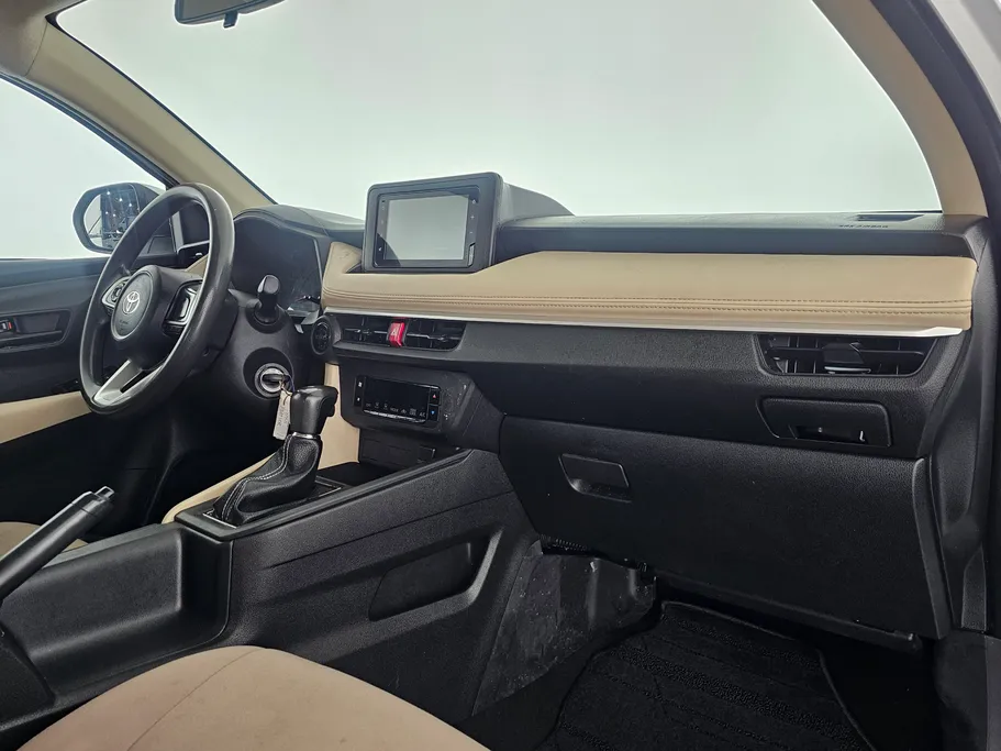 2023 Toyota Yaris  Y 