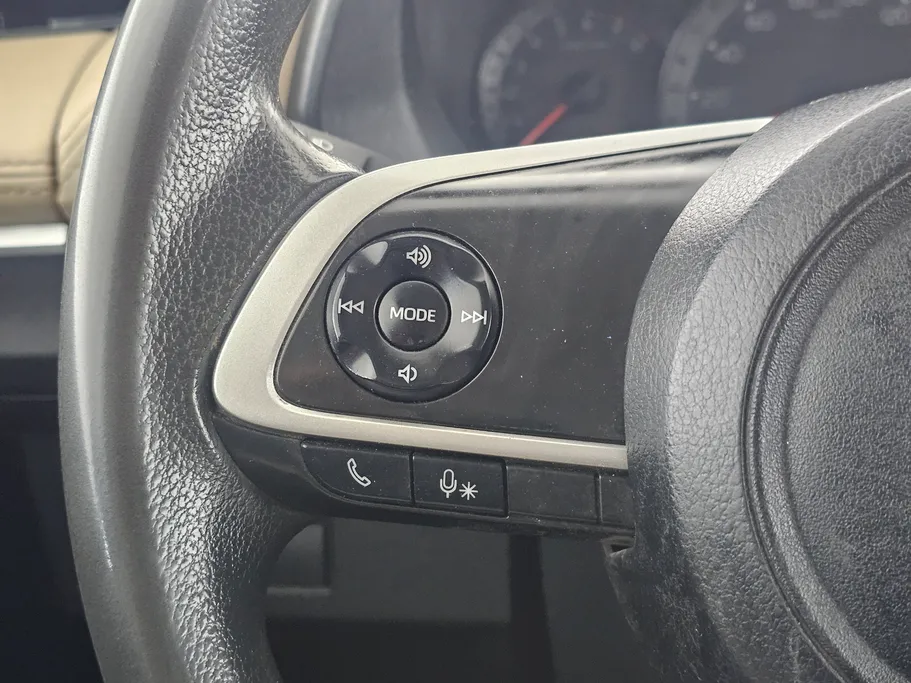 2023 Toyota Yaris  Y 