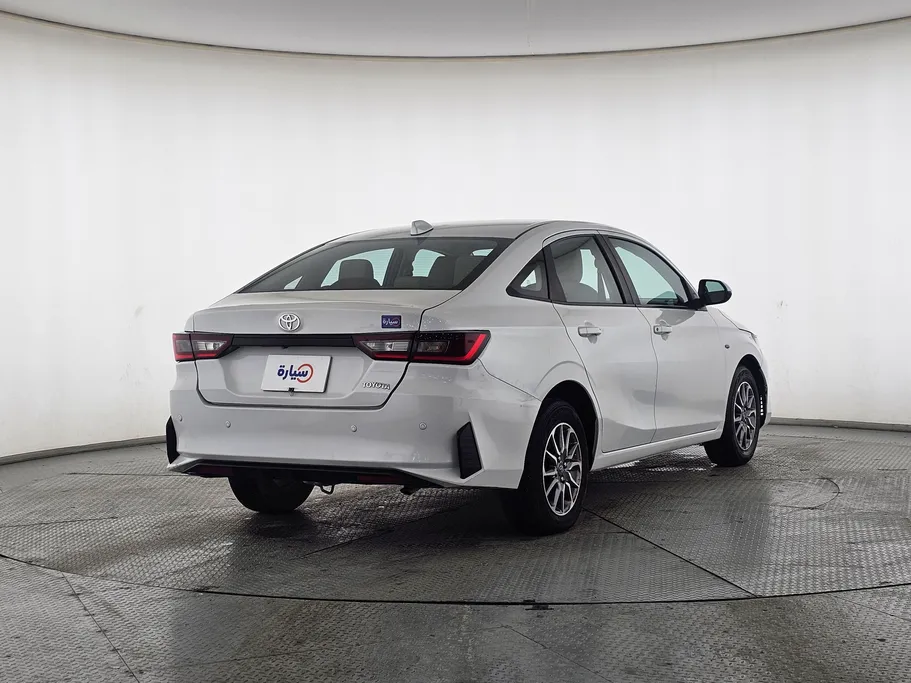 2023 Toyota Yaris  Y 