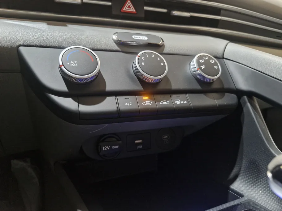 2025 Hyundai Elantra Fleet 