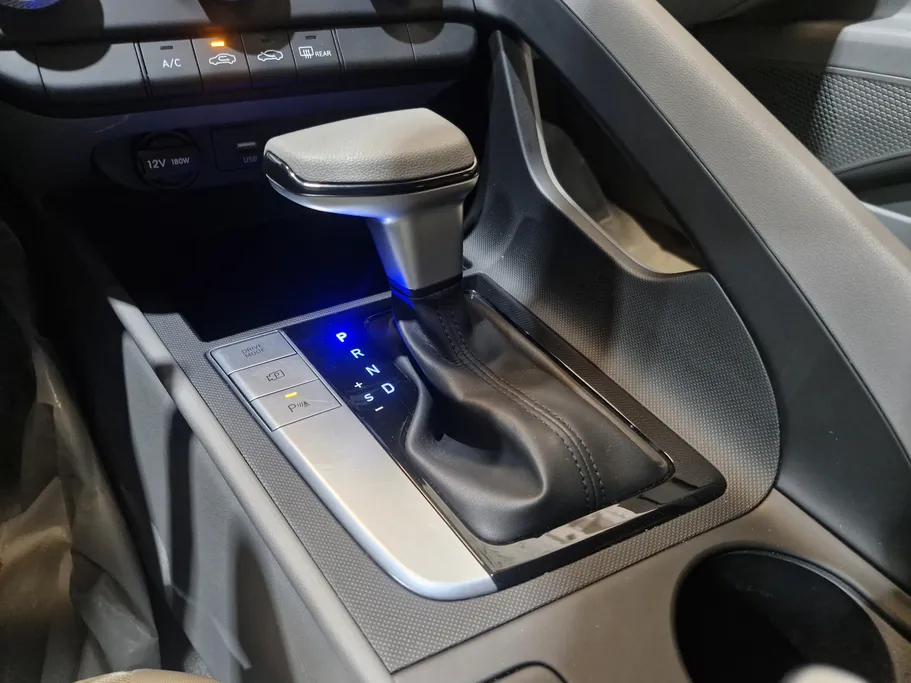 2025 Hyundai Elantra Fleet 