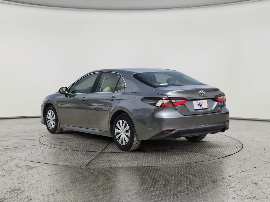 تويوتا كامري LE 2021 