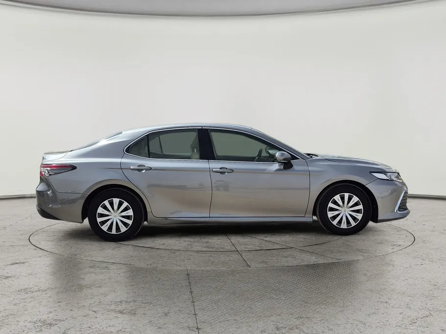 تويوتا كامري LE 2021 