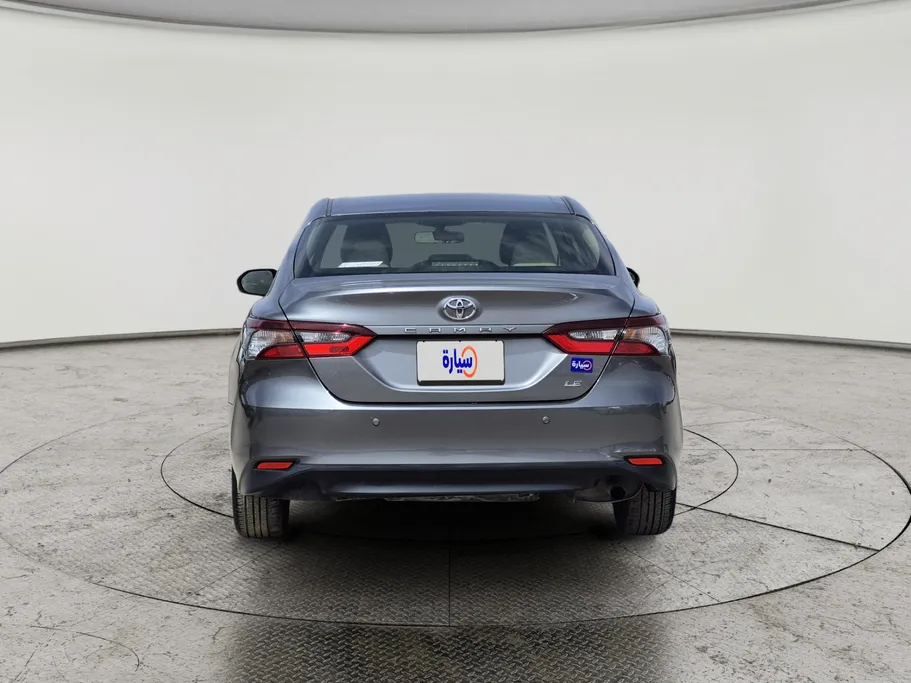 تويوتا كامري LE 2021 