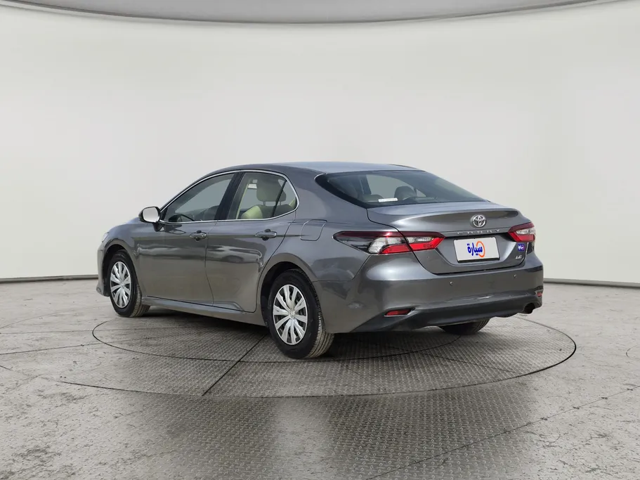 تويوتا كامري LE 2021 