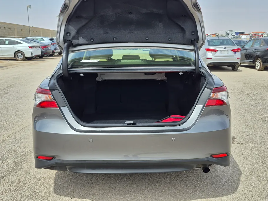 تويوتا كامري LE 2021 