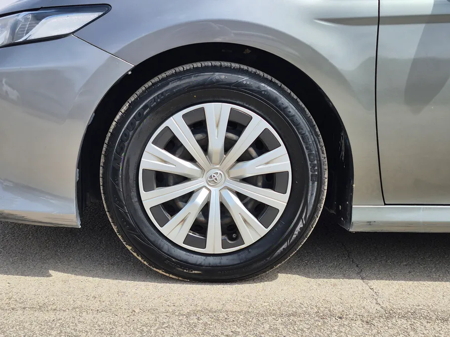 تويوتا كامري LE 2021 