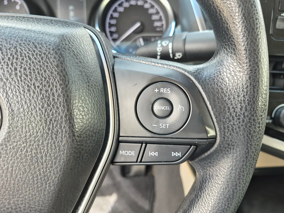 تويوتا كامري LE 2021 