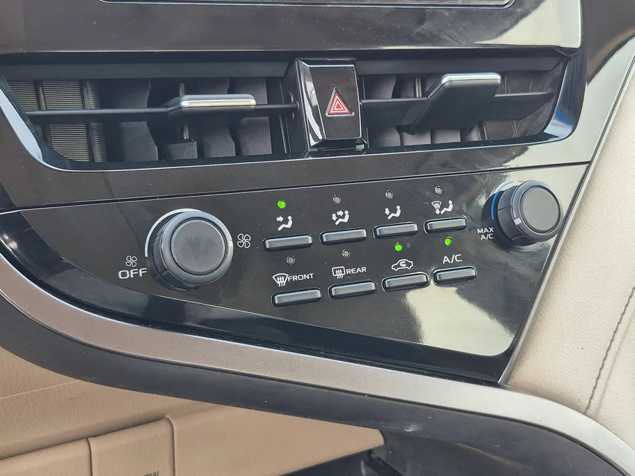 تويوتا كامري LE 2021 