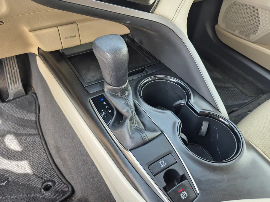 تويوتا كامري LE 2021 