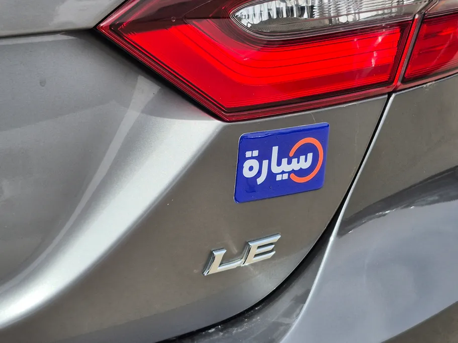 تويوتا كامري LE 2021 