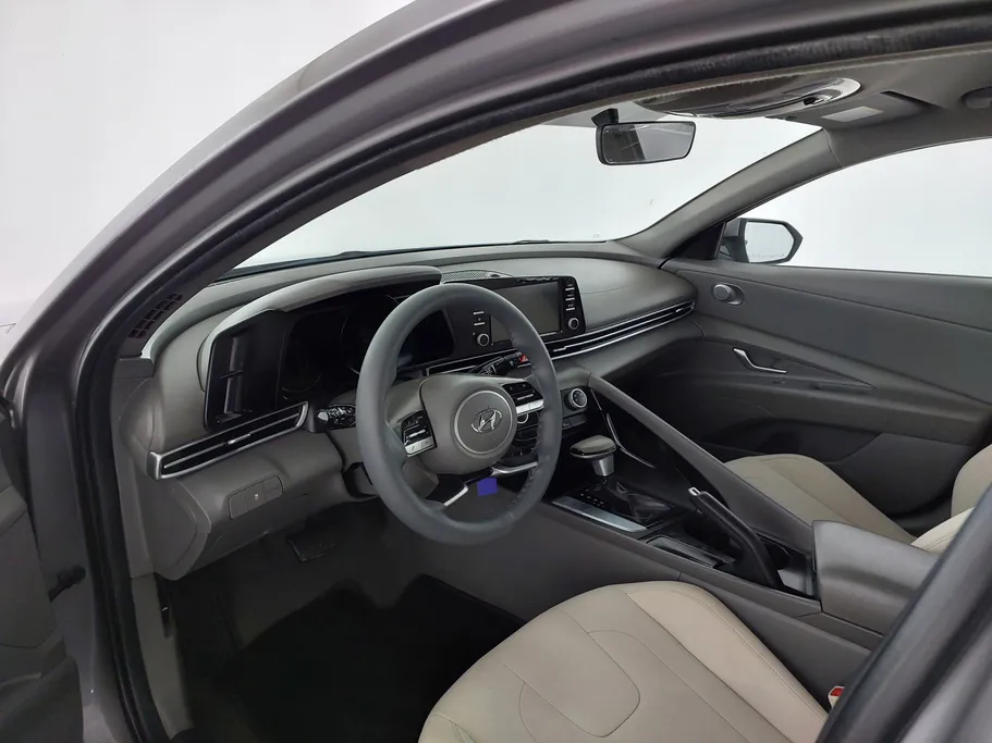 2023 Hyundai Elantra Smart 