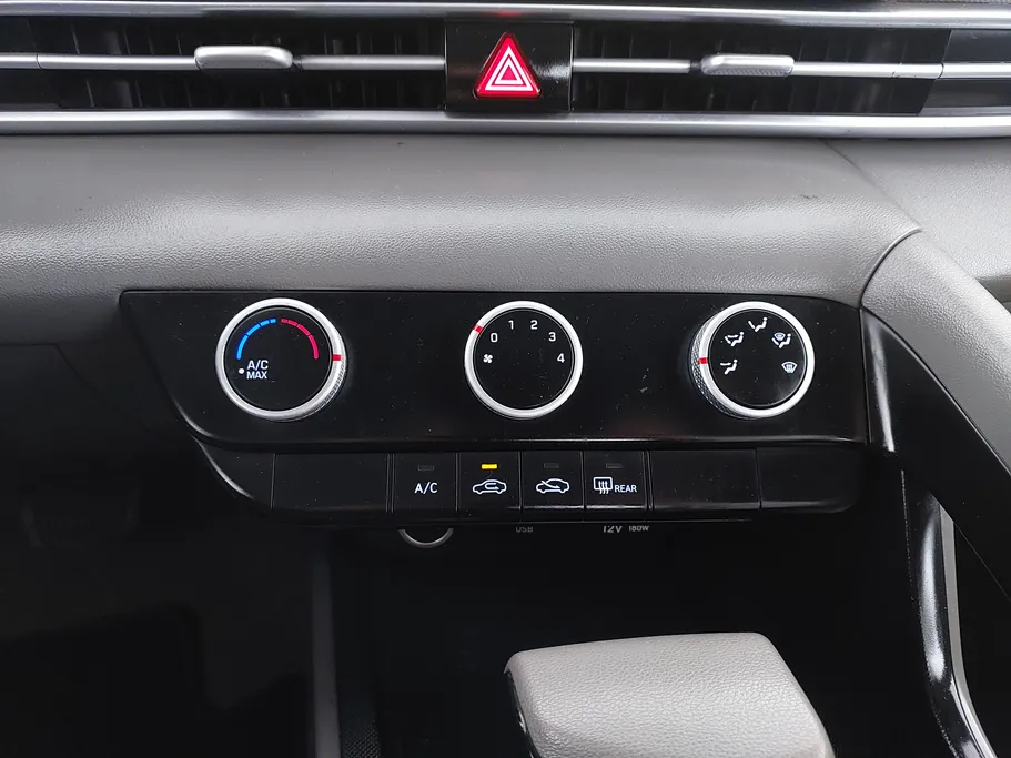 2023 Hyundai Elantra Smart 