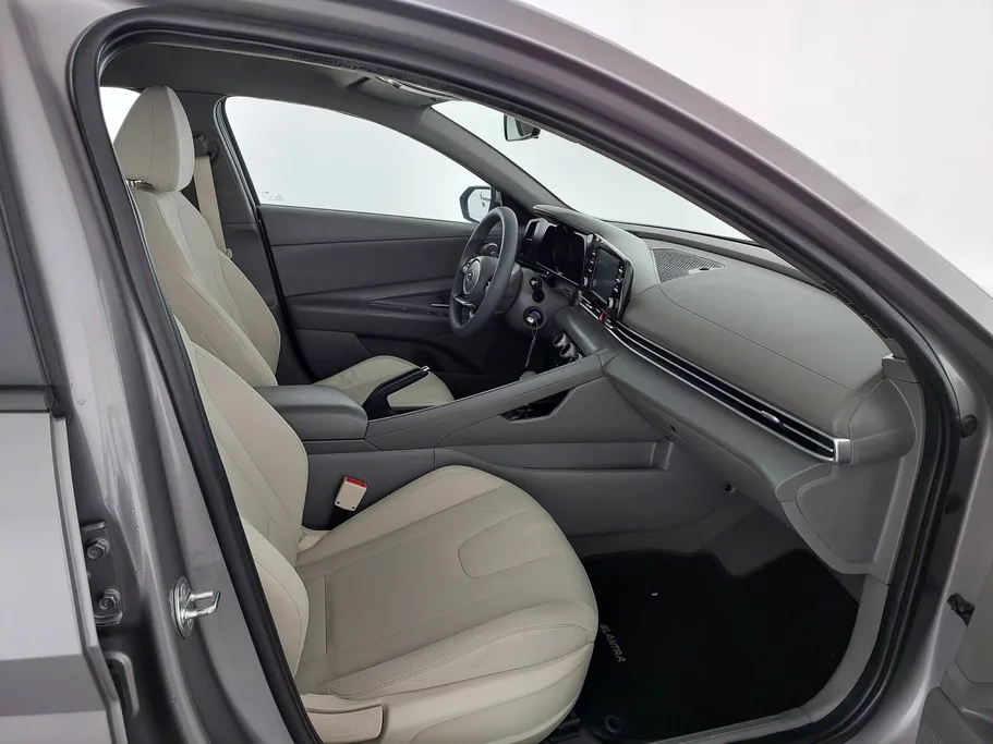 2023 Hyundai Elantra Smart 