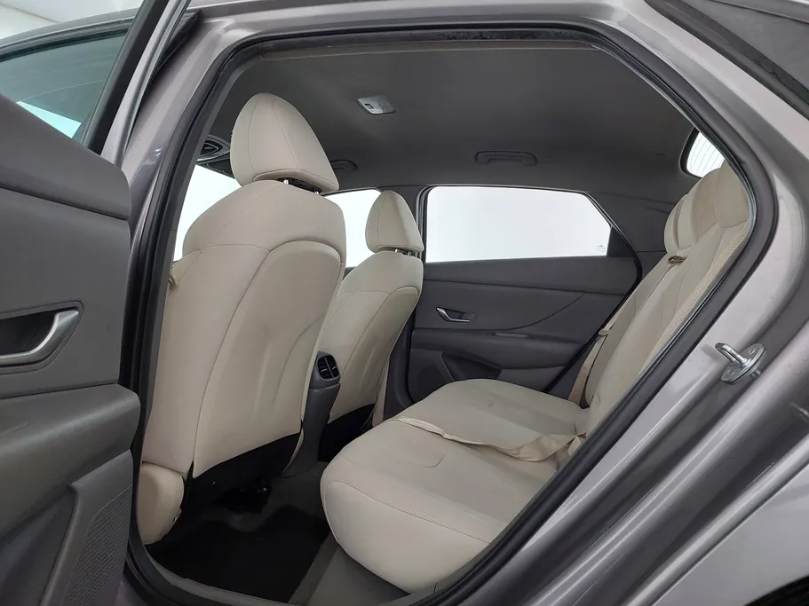 2023 Hyundai Elantra Smart 