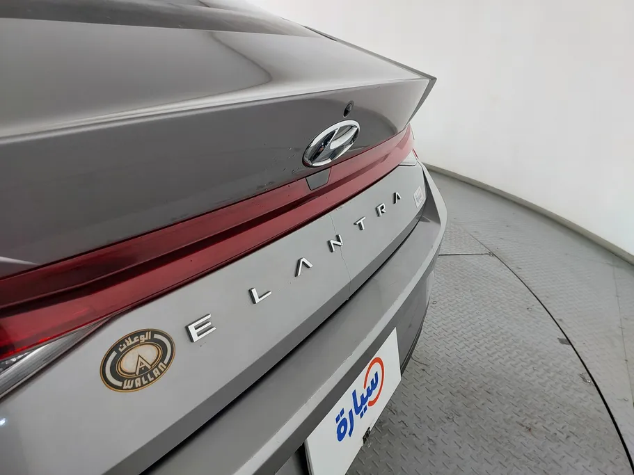 2023 Hyundai Elantra Smart 