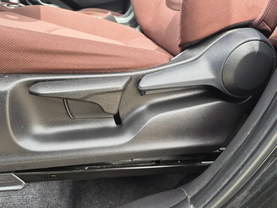 تويوتا كورولا كروس LE HEV 2024 