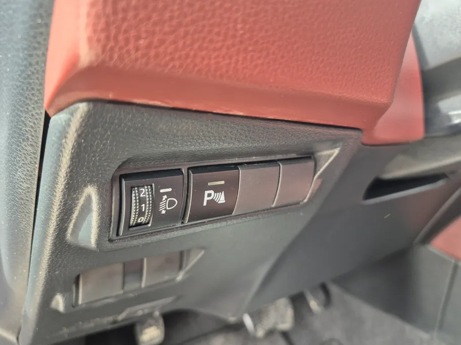 تويوتا كورولا كروس LE HEV 2024 