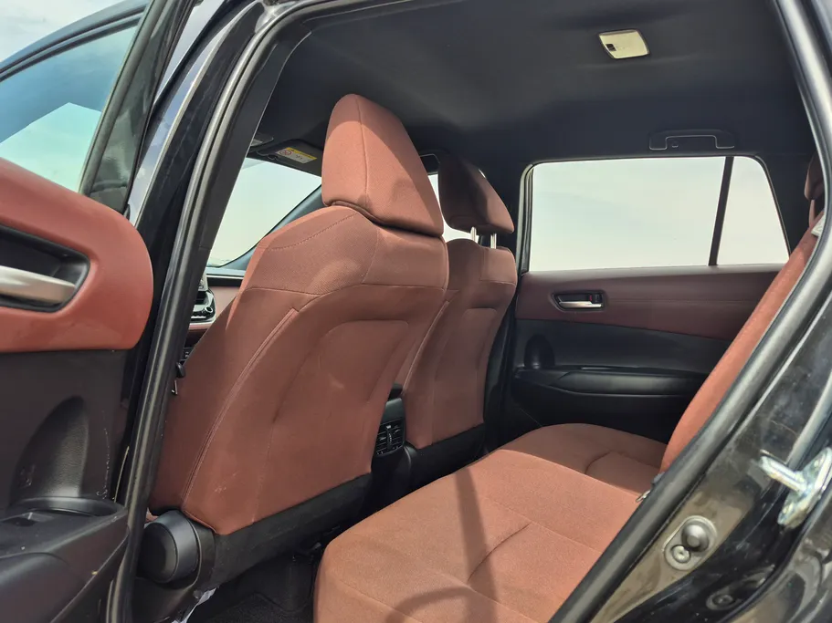 تويوتا كورولا كروس LE HEV 2024 