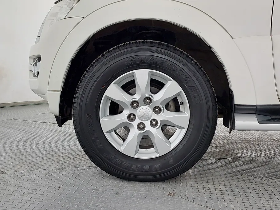 2018 Mitsubishi Pajero GLS 5Doors 