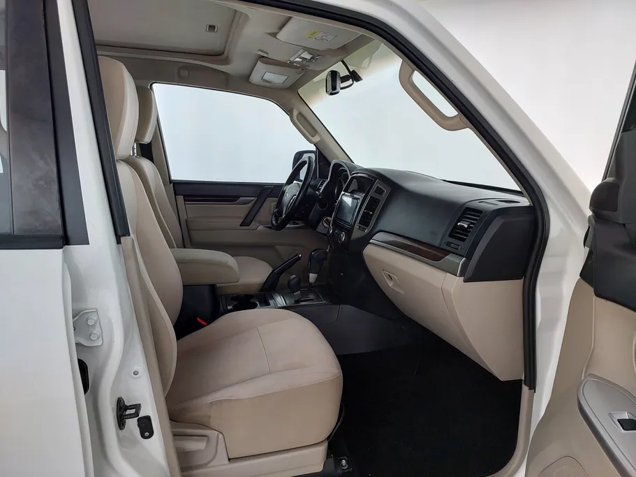 2018 Mitsubishi Pajero GLS 5Doors 